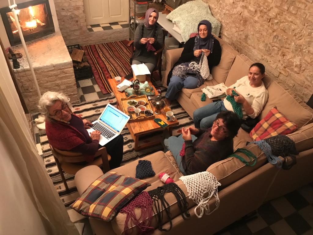 Araştırma ekibi standart fileyi geliştirirken ben de el emeği tığ işi filenin örülme prosesini bilgisayara geçirdim. Lüzumsuz bir şeyle uğraştığımı kimse yüzüme vurmadı.